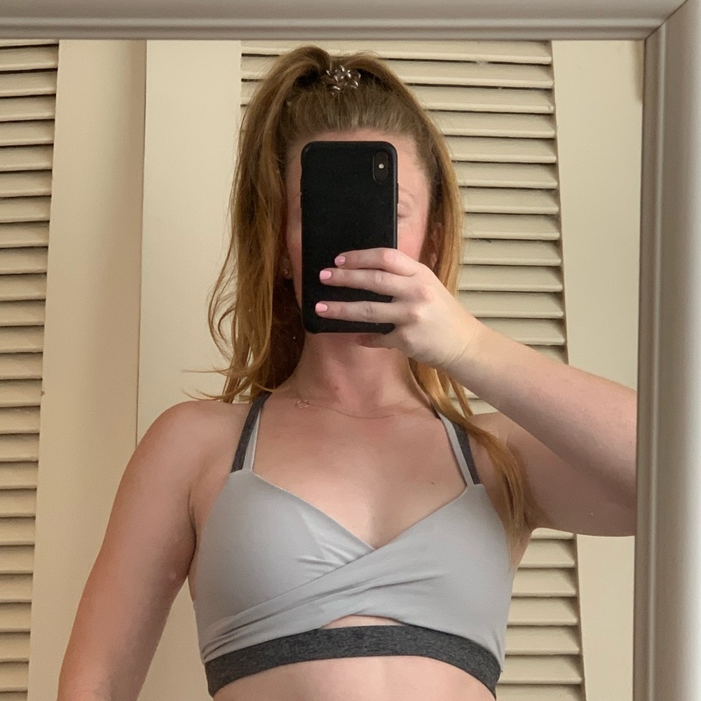 Lululemon sports bra